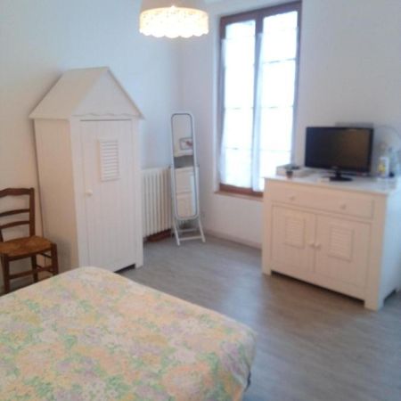 Vieux-Cognac, Chambre Avec Sa Salle De Bain Privative 외부 사진